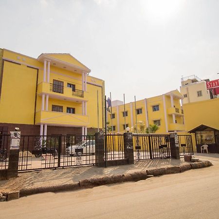 Stayeasy Majestic Bengaluru Kültér fotó