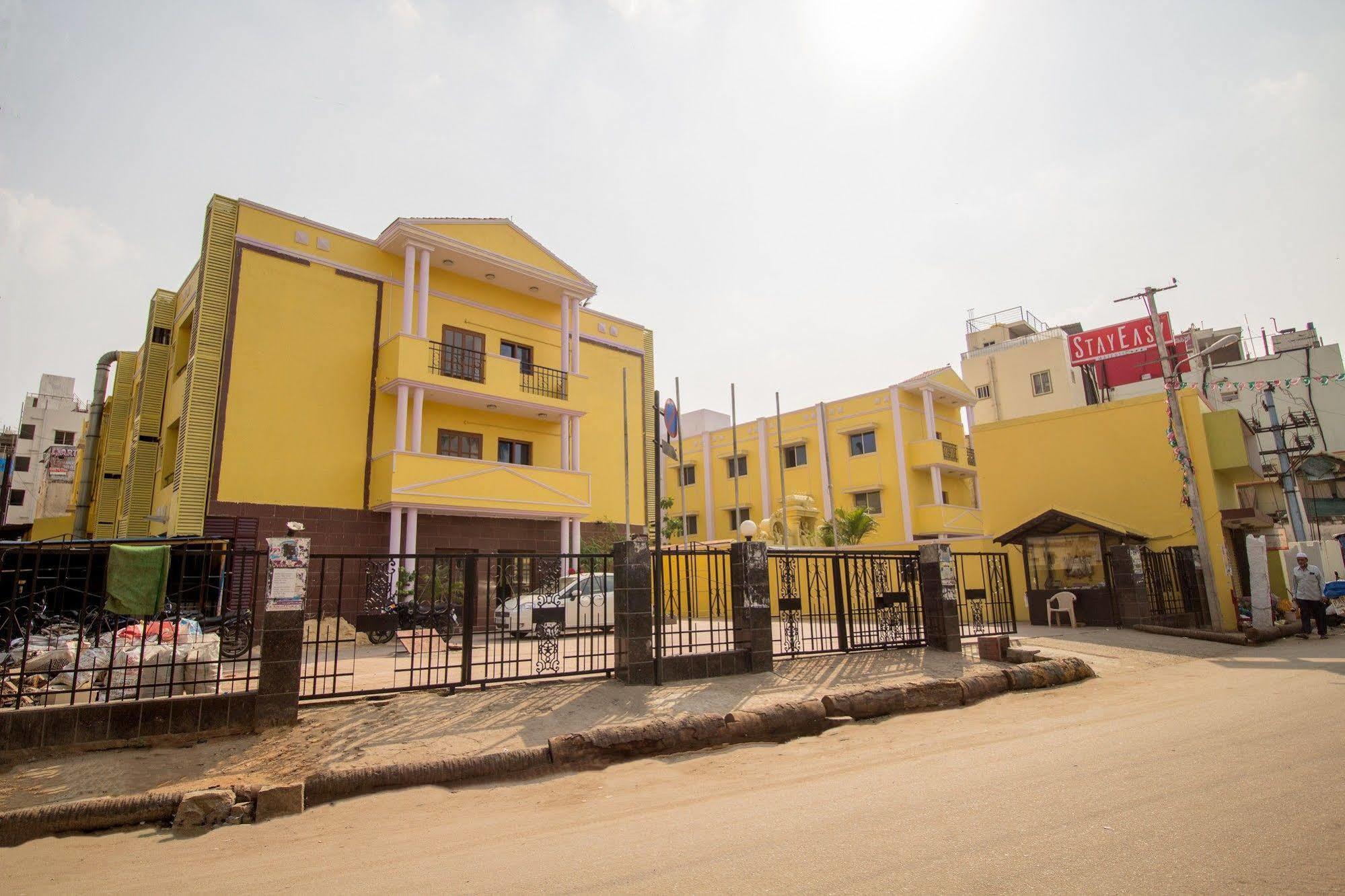 Stayeasy Majestic Bengaluru Kültér fotó
