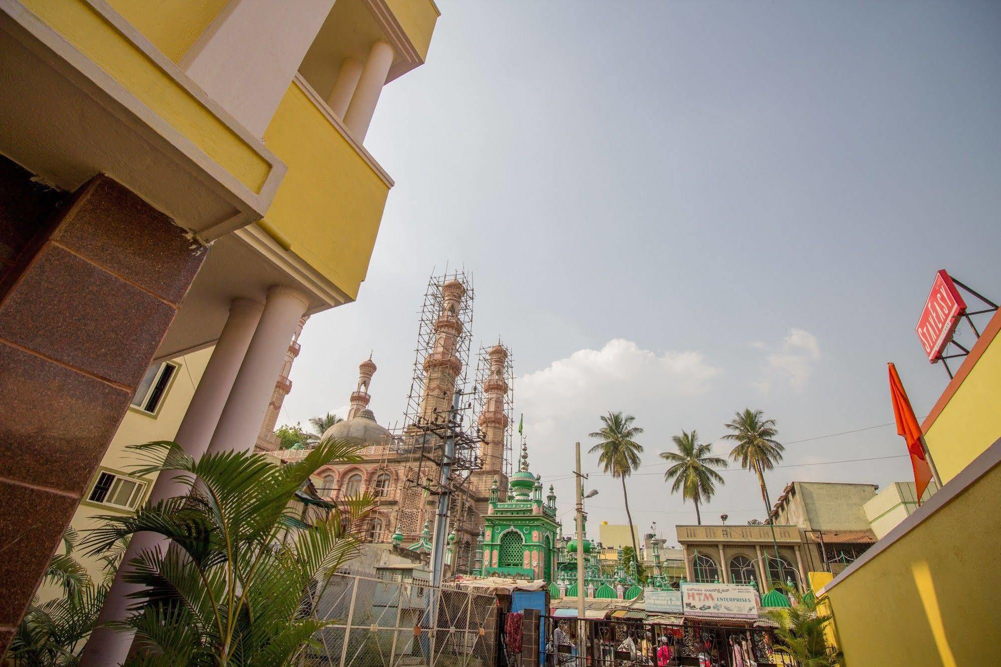Stayeasy Majestic Bengaluru Kültér fotó